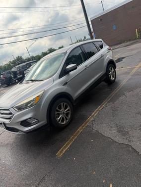 Gray 2017 Ford Escape SE