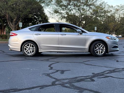 Silver 2014 Ford Fusion SE