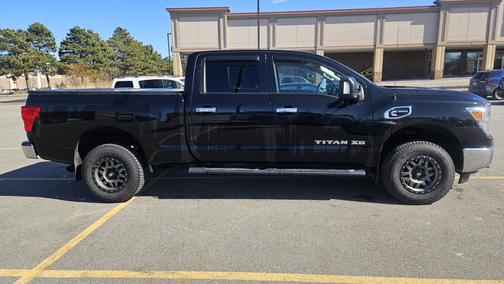 2017 Nissan Titan XD SV
