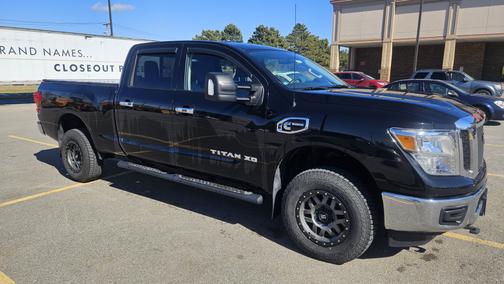 2017 Nissan Titan XD SV