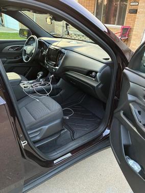 Red 2023 Chevrolet Traverse LT Cloth