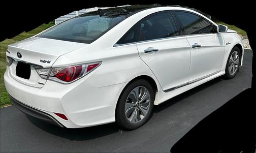 White 2015 Hyundai SONATA Hybrid Limited
