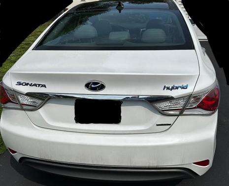 White 2015 Hyundai SONATA Hybrid Limited