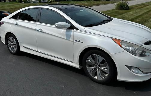 White 2015 Hyundai SONATA Hybrid Limited