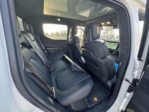 2023 Rivian R1T Adventure Performance Dual-Motor Large Package
