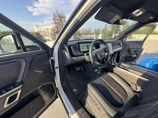 2023 Rivian R1T Adventure Performance Dual-Motor Large Package