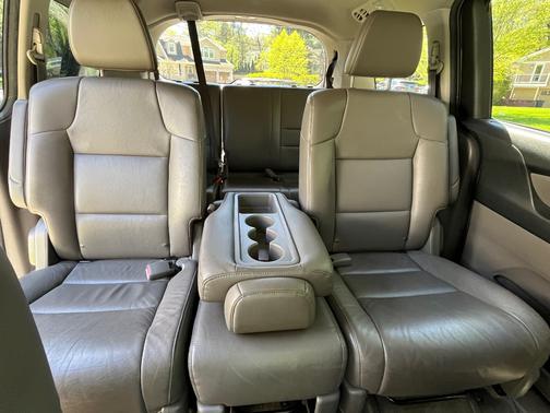 Gray 2016 Honda Odyssey EX-L