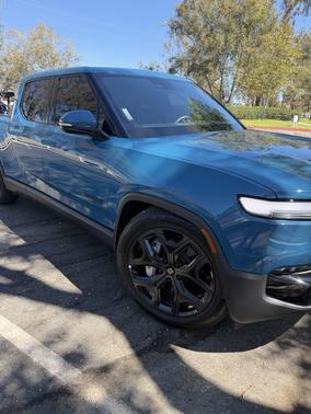 Blue 2026 Rivian R1T Dual Motor Max Pack
