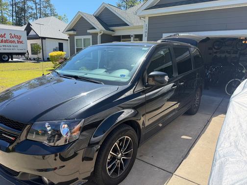 Black 2016 Dodge Grand Caravan R/T