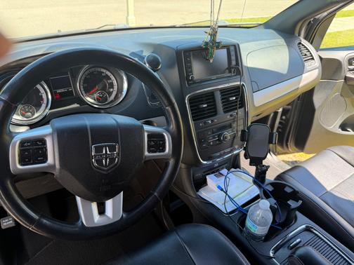 Black 2016 Dodge Grand Caravan R/T