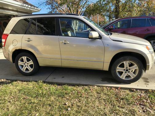 2007 Suzuki Grand Vitara Luxury