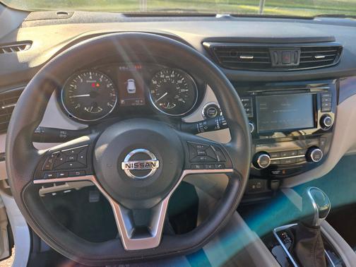 White 2020 Nissan Rogue Sport SV