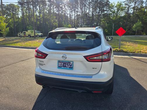 White 2020 Nissan Rogue Sport SV