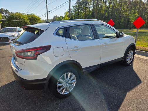 White 2020 Nissan Rogue Sport SV
