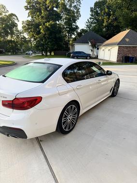 White 2019 BMW 530 i