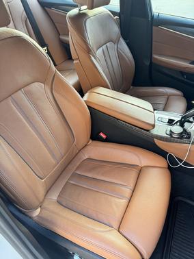 White 2019 BMW 530 i