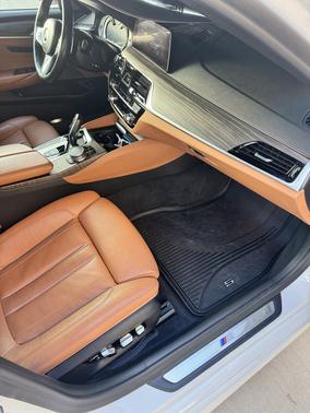 White 2019 BMW 530 i
