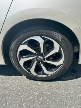 2017 Honda Accord EX-L w/Navigation & Honda Sensing