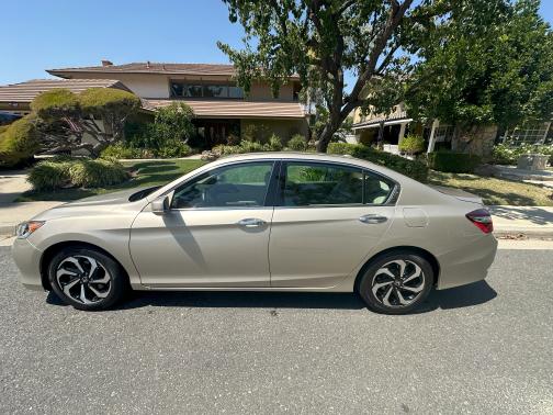 2017 Honda Accord EX-L w/Navigation & Honda Sensing