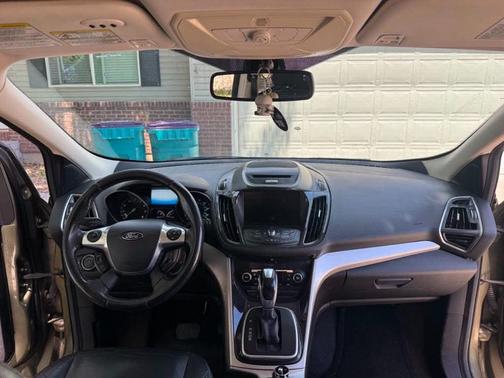 Green 2013 Ford Escape SEL