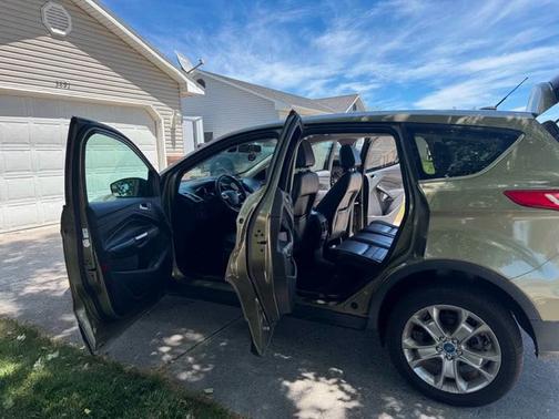 Green 2013 Ford Escape SEL
