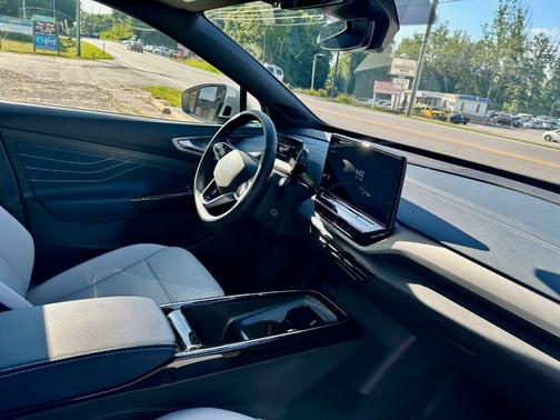 White 2024 Volkswagen ID.4 S