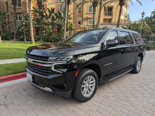 Black 2022 Chevrolet Suburban LT