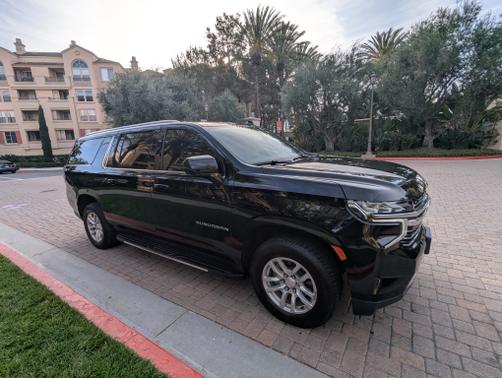 Black 2022 Chevrolet Suburban LT