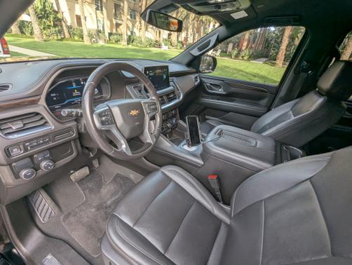 Black 2022 Chevrolet Suburban LT