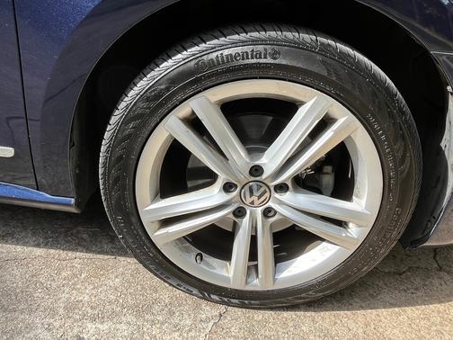 Blue 2014 Volkswagen Passat 2.0L TDI SEL Premium