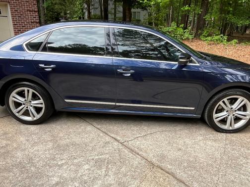 Blue 2014 Volkswagen Passat 2.0L TDI SEL Premium