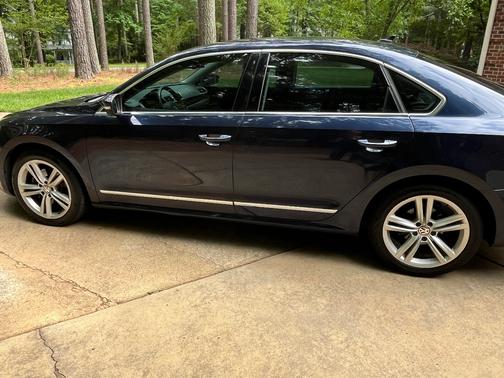 Blue 2014 Volkswagen Passat 2.0L TDI SEL Premium