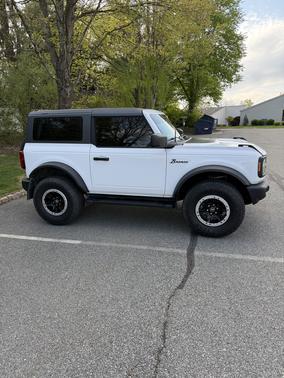White 2022 Ford Bronco Base Advanced