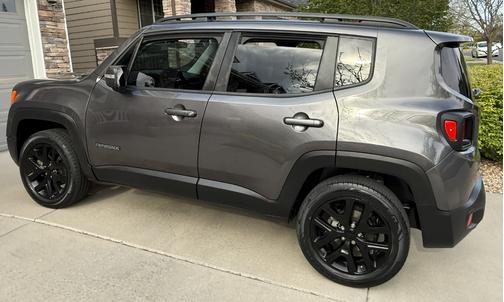 Gray 2018 Jeep Renegade Altitude