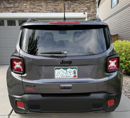 Gray 2018 Jeep Renegade Altitude