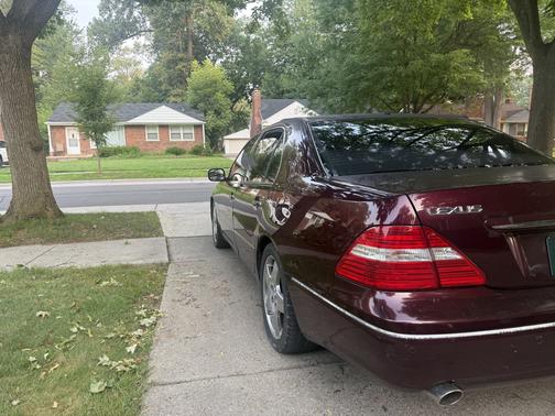 2005 Lexus LS 430 Base