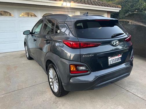 Gray 2020 Hyundai KONA SEL Plus