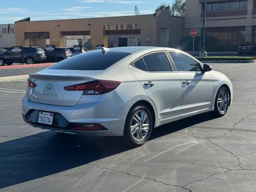 Silver 2019 Hyundai ELANTRA SEL