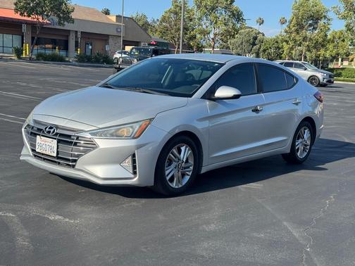 Silver 2019 Hyundai ELANTRA SEL