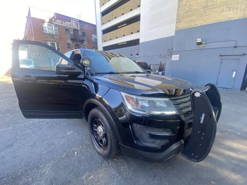 Black 2016 Ford Utility Police Interceptor Base