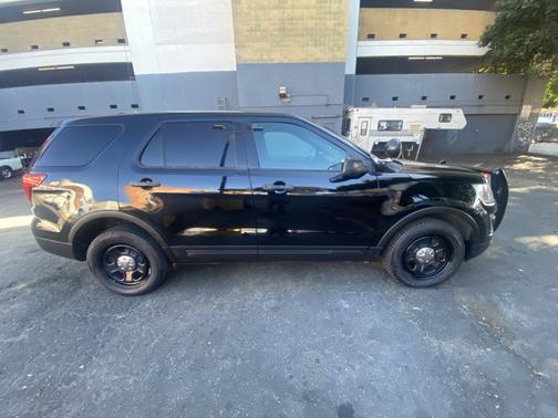 Black 2016 Ford Utility Police Interceptor Base