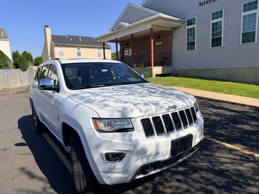 White 2015 Jeep Grand Cherokee Overland