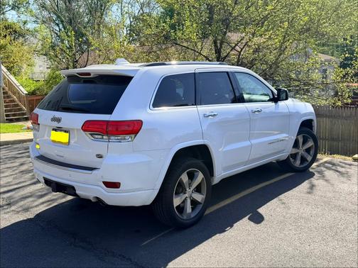 White 2015 Jeep Grand Cherokee Overland