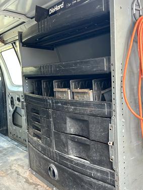 2005 Ford E150 Base