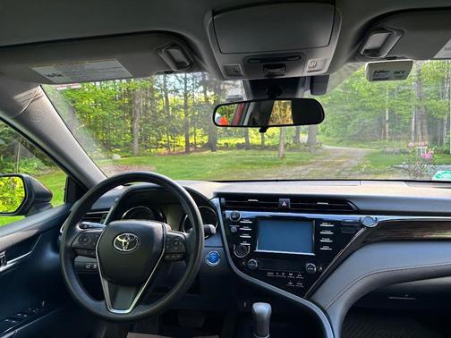 2019 Toyota Camry Hybrid LE