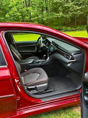 2019 Toyota Camry Hybrid LE