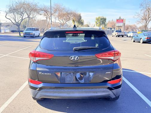 2018 Hyundai TUCSON SEL