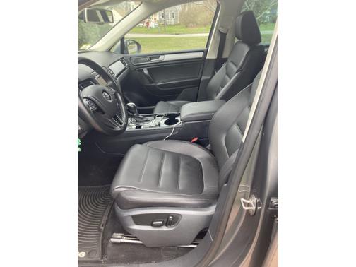 2016 Volkswagen Touareg VR6 Sport w/Technology