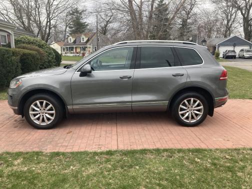 2016 Volkswagen Touareg VR6 Sport w/Technology