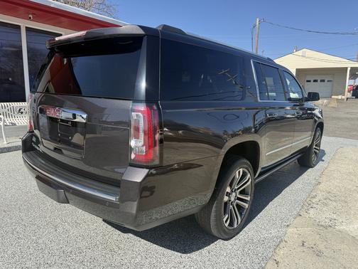 Gray 2018 GMC Yukon XL Denali